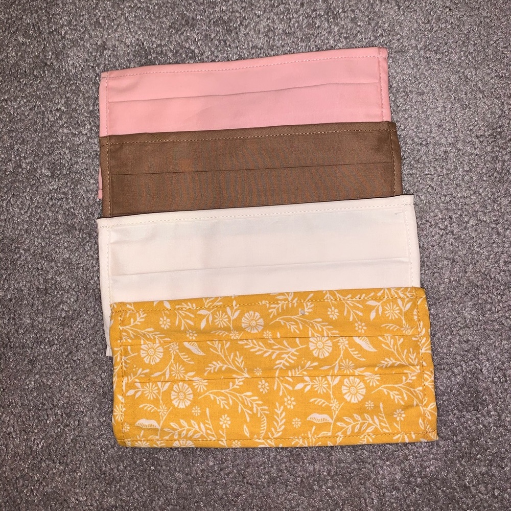 Reusable adjustable masks